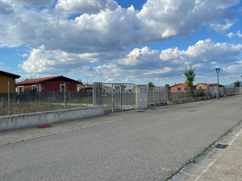 Foto f0f90be9-faa0-4033-b26f-70c4f92dbd38. Terreny residencial a Hervías