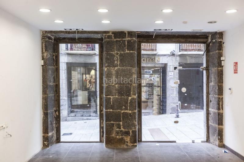 Foto 2d4e3b60-bc25-46af-9495-9754a2c45f7d. Lloguer local comercial a Hernani