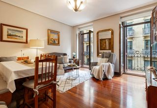 Appartement à Parte Vieja. Ubicación privilegiada en pleno ensanche de la parte vieja donos