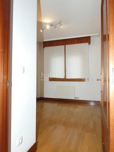 Foto df4eb887-be89-4c50-8df7-f02690f15863. Etagenwohnung mit heizung parking in Lasesarre Barakaldo