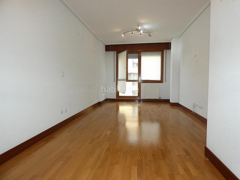 Foto e88c9899-1f8f-4136-8ade-21d294c931a8. Flat with heating parking in Lasesarre Barakaldo