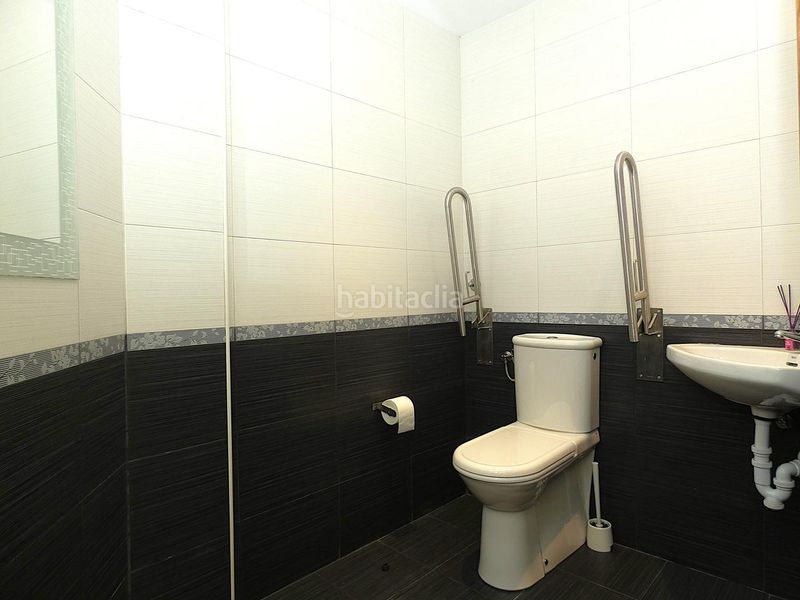 Foto 1257680e-9376-4ee1-8ccb-5fc8946a4295. Lloguer local comercial a Erandio