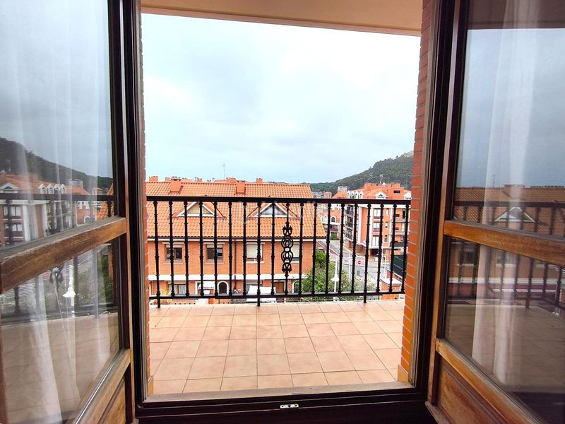 Foto 0e5b4d91-dd5c-4f5f-b49a-6e8daa0febaf. Casa adossada amb calefacció aparcament a Brazomar Castro - Urdiales
