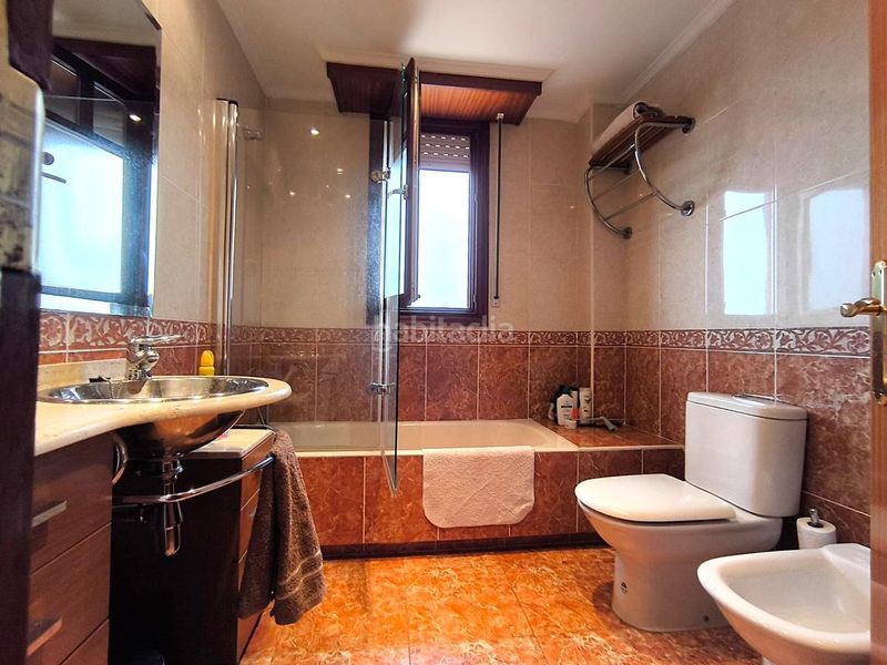 Foto 2253d802-39a7-4202-9a16-4deb00d190dd. Casa adossada amb calefacció aparcament a Brazomar Castro - Urdiales
