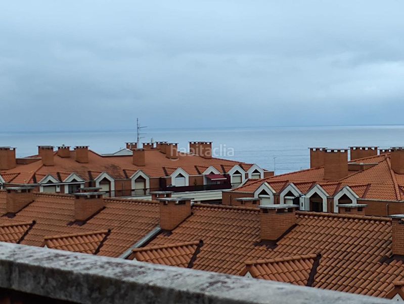 Foto b6a1e0f4-e128-45d3-a760-dc29f144e6b7. Casa adossada amb calefacció aparcament a Brazomar Castro - Urdiales