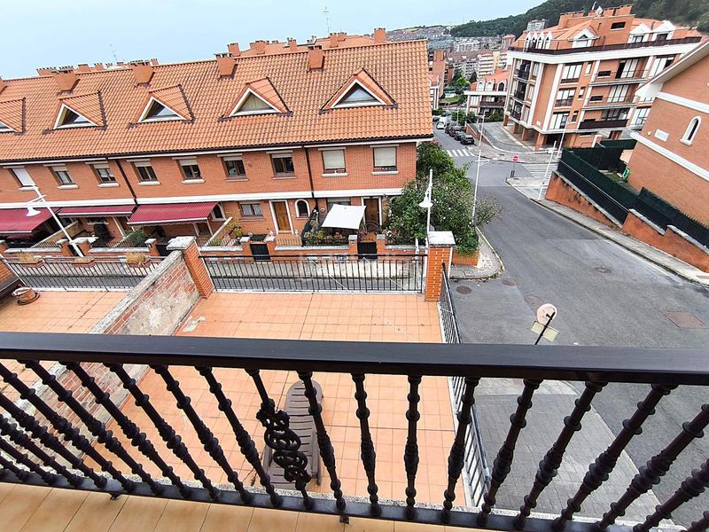 Foto b83d57cd-4cd8-4dac-ae6f-3123b100513a. Casa adossada amb calefacció aparcament a Brazomar Castro - Urdiales