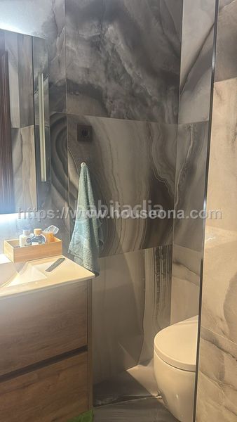 Foto dc473822-f8df-4245-b074-b6160fda678a. Pis amb calefacció a Abandoibarra - Guggenheim Bilbao