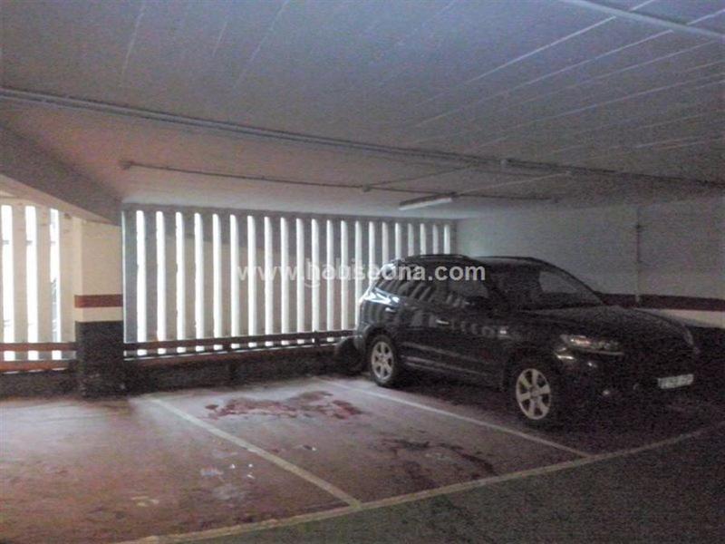 Foto ac032771-6d4c-48d5-8c46-ae15b0a084e3. Posto auto in Albia Bilbao
