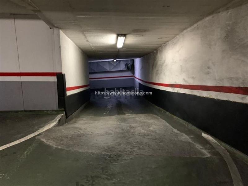 Foto 033de11e-3f96-4876-b4f5-7057da60a20d. Posto auto in Zabalburu Bilbao