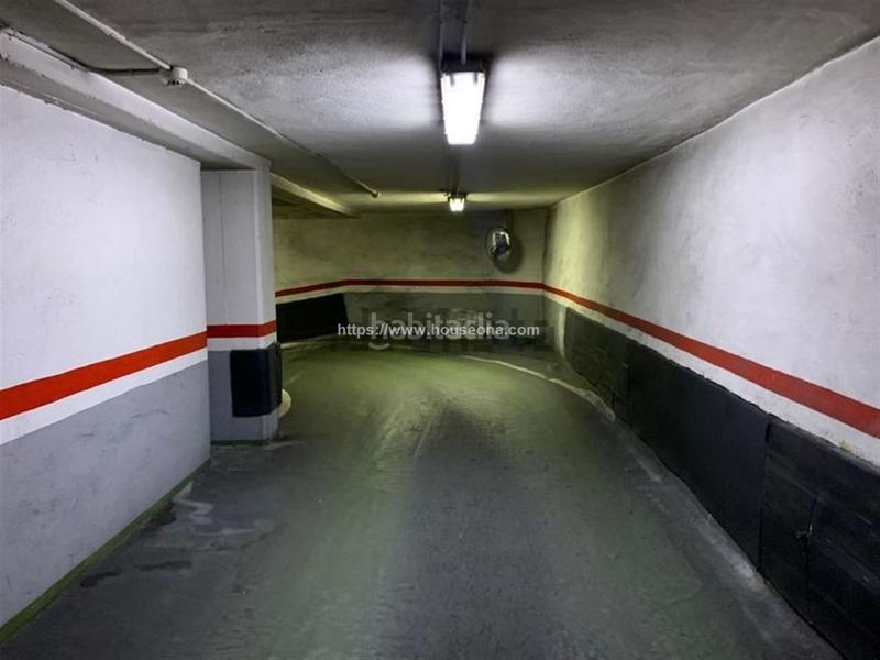 Foto 4e39f454-c6e6-4801-be1f-d04035df951a. Posto auto in Zabalburu Bilbao