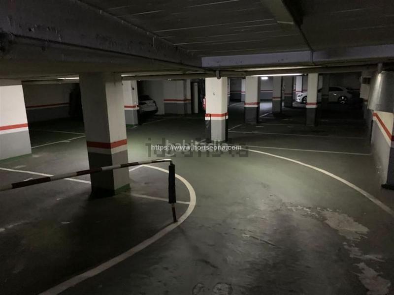 Foto b7b7ebab-0456-4a0c-8363-d96d92de99d3. Posto auto in Zabalburu Bilbao