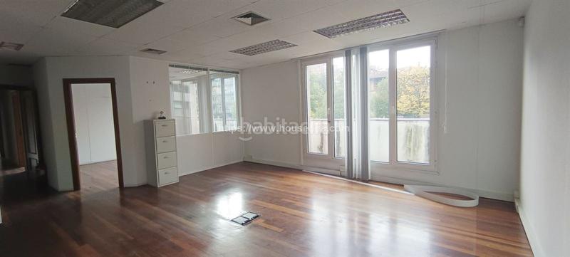 Foto a4b1179a-6966-4132-80d9-0e5bbc0a35e0. Location bureau avec chauffage dans Albia Bilbao