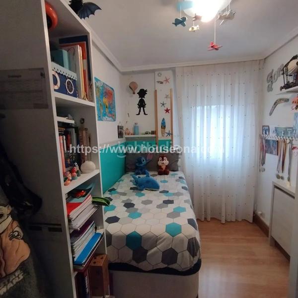 Foto b571adf7-ee0d-45bf-8eff-5c01cf2ebbe1. Piso en Santutxu-Basarrate Bilbao