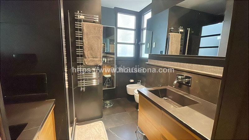 Foto 03593818-70ae-48f9-8d40-f8e444b9d4bf. Pis a Abandoibarra - Guggenheim Bilbao