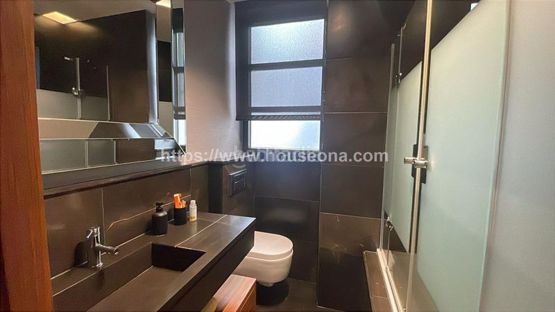 Foto 371ed896-31c7-4fa8-a0fa-56fbb97eed22. Pis a Abandoibarra - Guggenheim Bilbao