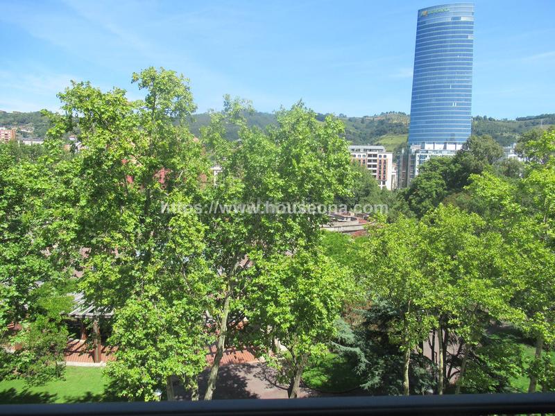 Foto 480f0681-0409-4269-a0fb-b8c6145626da. Pis a Abandoibarra - Guggenheim Bilbao