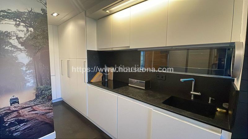 Foto 524e1689-7df7-4aac-85fa-77ef96ba072a. Pis a Abandoibarra - Guggenheim Bilbao