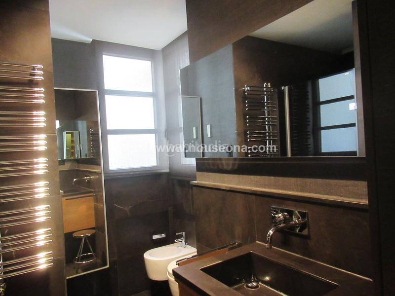 Foto d3df7c7b-1934-4a0e-8ffc-746a78abb581. Pis a Abandoibarra - Guggenheim Bilbao