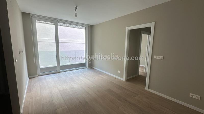 Foto b8305a9f-2f23-4ae7-b847-cdfbb9be9e2c. Miete etagenwohnung mit heizung in Zabalburu Bilbao