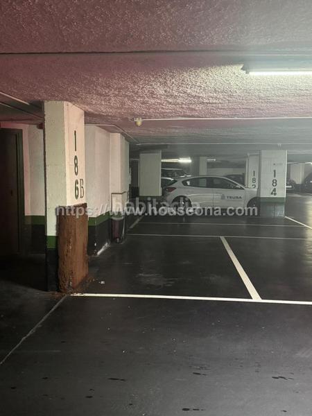 Foto c618195b-7fbd-480b-8855-f2a2ddecf43b. Parking voiture dans Ensanche - Moyua - Diputación Bilbao