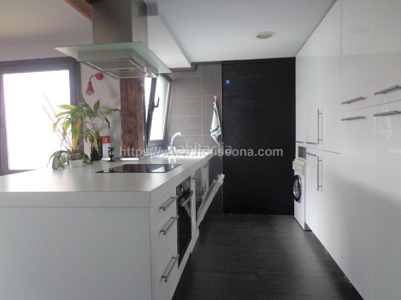 Foto c60f45b7-0aa7-43cb-996a-7c55a6d0233e. Alquiler ático en Zabalburu Bilbao