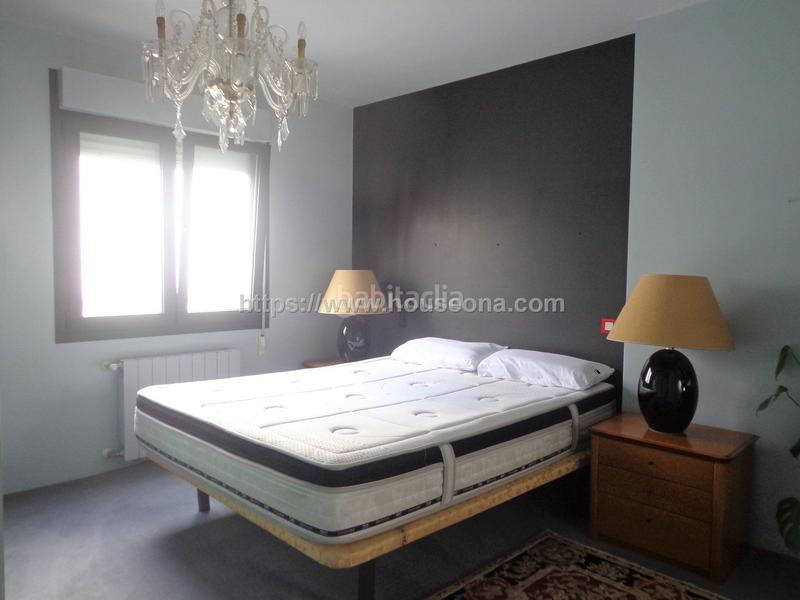 Foto f85442cf-a804-45e3-942a-d9dda2d1504c. Rent penthouse with heating in Zabalburu Bilbao