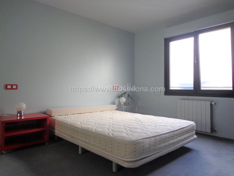 Foto fb0c8c0f-9096-48c0-9cba-2774dfee4d76. Rent penthouse with heating in Zabalburu Bilbao