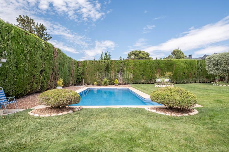 Foto 1ecaf639-32d2-4171-9a61-a028f8295bd5. Xalet amb calefacció aparcament piscina a Venta del Olivar Zaragoza