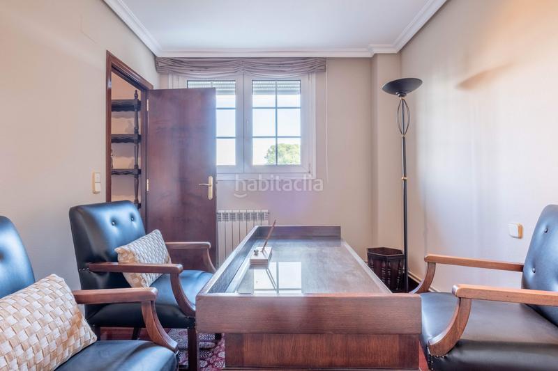 Foto 2a18ff1f-fc73-4330-b05b-8d3e6a98240f. Xalet amb calefacció aparcament piscina a Venta del Olivar Zaragoza