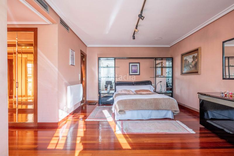 Foto 36db99a5-b1b4-4400-a5de-7f5bd3cb31f8. Xalet amb calefacció aparcament piscina a Venta del Olivar Zaragoza