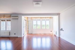 Location Appartement à Calle lasala, manuel 30. Amplia vivienda en zona ruiseñores