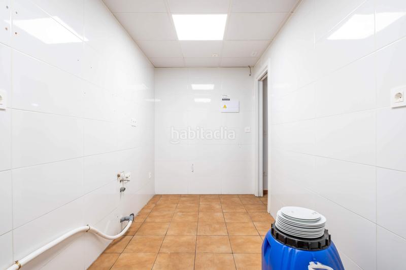 Foto 7a57f428-3ad0-4596-83e1-96402e688364. Location local commercial dans paseo de la mina 7 dans Zaragoza