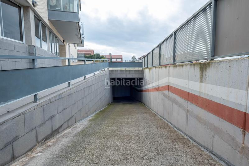 Foto f1b66346-796c-4a74-b3a1-c82f4b2070e7. Aparcament cotxe a Cuarte de Huerva