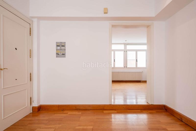 Foto 055903bf-cf25-447e-91e0-465a1b888d7a. Ático en calle blancas vive en el corazón con espacio, luz y muchas posibilidades en Zaragoza