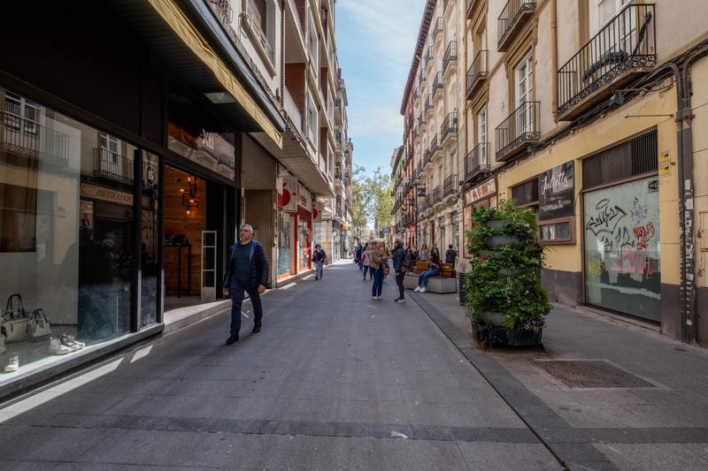 Foto 24b972cc-381f-43aa-bdc4-566f81a5b7ad. Ático en calle blancas vive en el corazón con espacio, luz y muchas posibilidades en Zaragoza