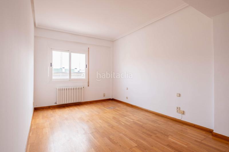 Foto 4e5fc64d-9d54-4434-8eb1-8cac13e51e49. Ático en calle blancas vive en el corazón con espacio, luz y muchas posibilidades en Zaragoza
