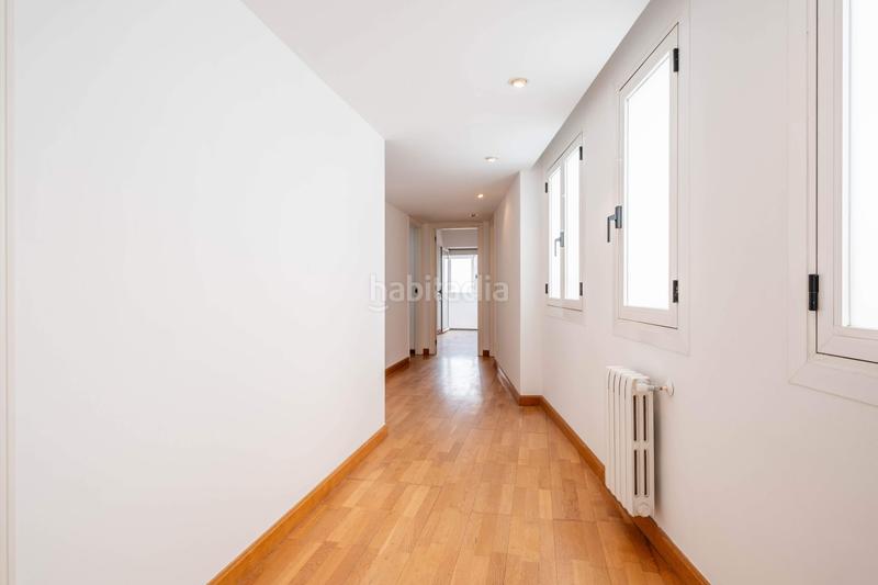 Foto d98f4faa-c403-4973-b326-4a3fcfcbc115. Ático en calle blancas vive en el corazón con espacio, luz y muchas posibilidades en Zaragoza