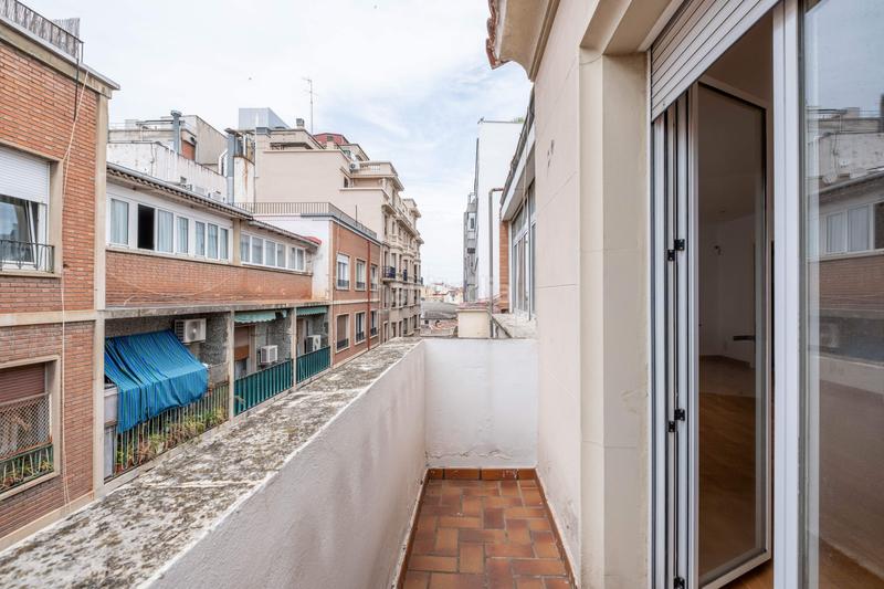 Foto de539c2b-788b-4b7e-87b9-748156e5b0f5. Ático en calle blancas vive en el corazón con espacio, luz y muchas posibilidades en Zaragoza