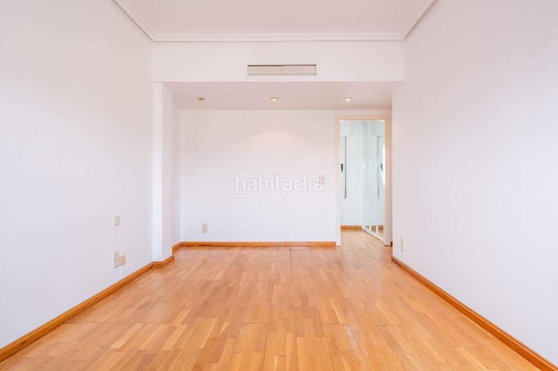 Foto e40f59c8-bbc0-4be5-8ea4-d9202fae0464. Ático en calle blancas vive en el corazón con espacio, luz y muchas posibilidades en Zaragoza