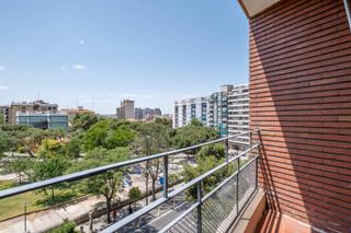 Appartement à Paseo cuellar 7. Luz, amplitud y vistas al parque en pleno ruiseñores
