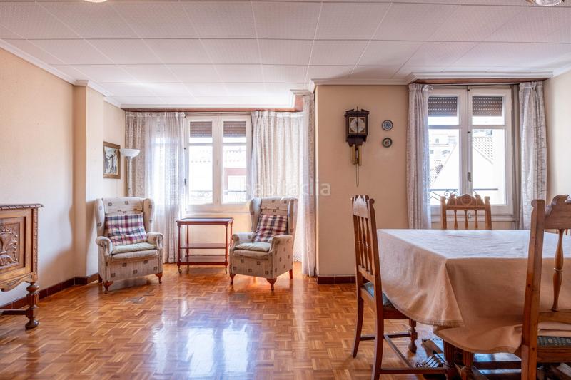 Foto 7517ed91-1f81-4b8f-bbb1-955c18663d99. Pis a calle gascón de gotor 21 a Ruiseñores Zaragoza