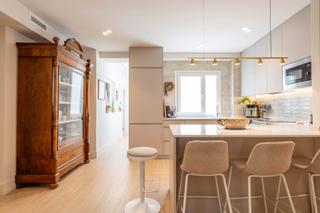 Piso en San vicente martir 28. Reforma con estilo, luz natural y ubicación inmejorable