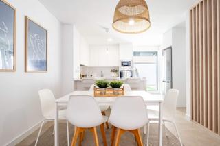 Chalet à Calle de josé manuel blecua 20. Estrena vida en miralbueno diseño, confort y eficiencia en una v