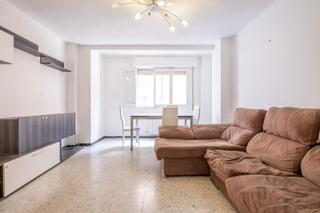 Appartement à Calle calle de mariano pano y ruata, 24 24. Luz, tranquilidad y mucho potencial junto a la ribera del ebro