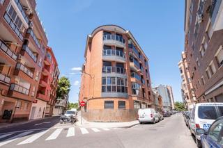 Appartement  Calle calle mariano baselga,  22. A estrenar, junto al tío jorge y la ribera un hogar con alma nue