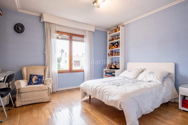 Foto 2203b41b-ee8d-449d-9a2c-cbdd418b04b8. Chalet con riscaldamento parcheggio piscina in La Almozara Zaragoza