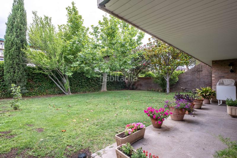 Foto 5e0e0eec-0117-4bce-bda8-1bfc985c1a27. Chalet con riscaldamento parcheggio piscina in La Almozara Zaragoza