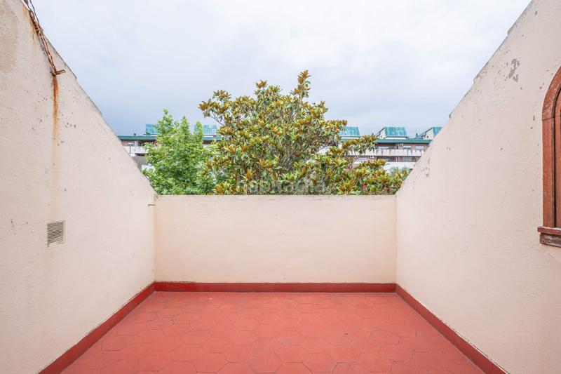 Foto a2ca3c0b-eddb-49a4-b32c-6deb9afb944d. Chalet con riscaldamento parcheggio piscina in La Almozara Zaragoza