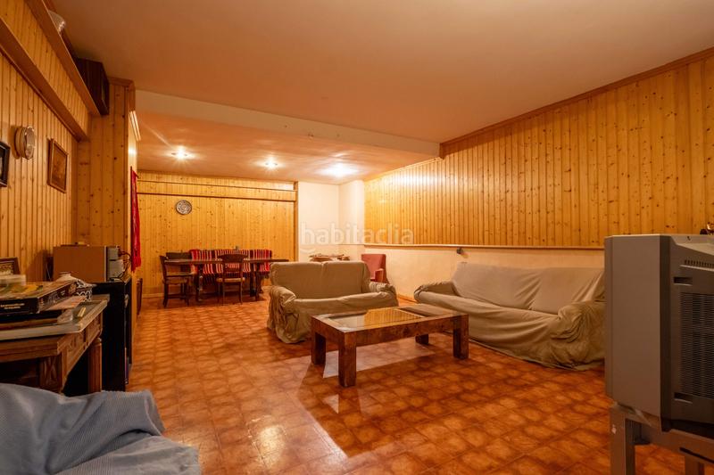 Foto e075af03-4803-4efe-b456-879f2cb4fa92. Chalet con riscaldamento parcheggio piscina in La Almozara Zaragoza