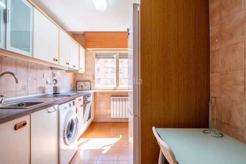 Foto d8bdcf7d-3a17-485b-8a79-af9c2411c21c. Miete etagenwohnung mit heizung in Romareda Zaragoza